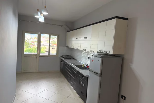 Shtepi me qera Apartament ne Tirane, 1+1, Mobilimi E mobiluar, Pagesa 55,000  Leke.