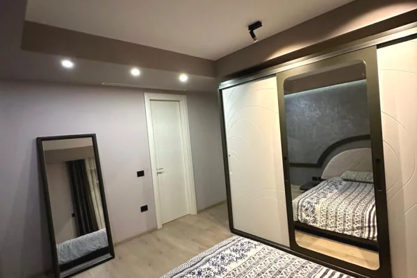 Shtepi ne shitje Apartament ne Tirane, 2+1, Mobilimi E mobiluar, Pagesa 420,000  Euro.