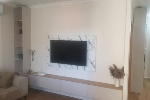 Shtepi ne shitje Apartament ne Tirane, 2+1, Mobilimi E mobiluar, Pagesa 1,640,000  Leke.