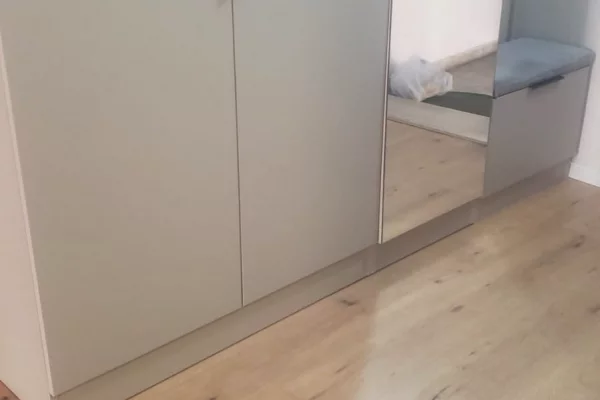 Shtepi ne shitje Apartament ne Tirane, 2+1, Mobilimi E mobiluar, Pagesa 1,640,000  Leke.