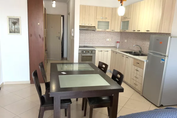 Shtepi me qera Apartament ne Tirane, 1+1, Mobilimi E mobiluar, Pagesa 400  Euro.