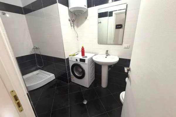Shtepi me qera Apartament ne Tirane, 1+1, Mobilimi E mobiluar, Pagesa 400  Euro.