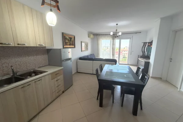 Shtepi me qera Apartament ne Tirane, 1+1, Mobilimi E mobiluar, Pagesa 400  Euro.