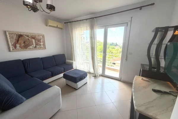 Shtepi me qera Apartament ne Tirane, 1+1, Mobilimi E mobiluar, Pagesa 400  Euro.