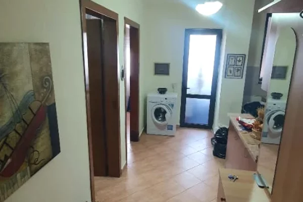 Appartamento in affitto a Tirana 1+1, Arredato