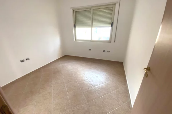 Shtepi ne shitje Apartament ne Tirane, 2+1, Mobilimi Bosh, pa mobiluar, Pagesa 225,000  Euro.