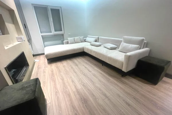 Jepet me qira 2+1+1 UNIVERS CITY 550€