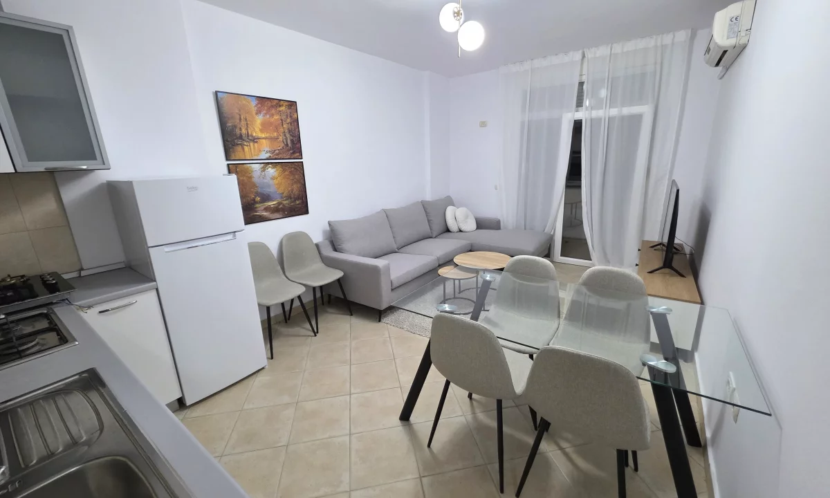 Shtepi me qera Apartament ne Tirane, 1+1, Mobilimi E mobiluar, Pagesa 650  Euro.