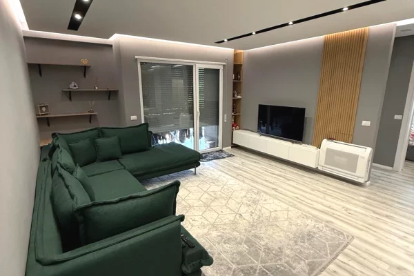 Shtepi me qera 2+1 ne Tirane - 800 Euro