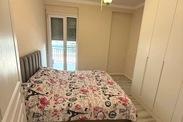 Shtepi me qera Apartament ne Tirane, 2+1, Mobilimi E mobiluar, Pagesa 800  Euro.