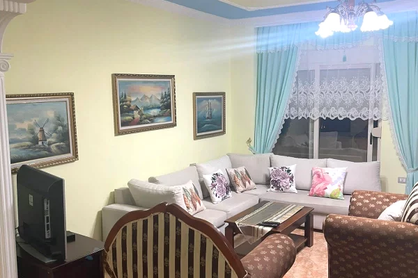 Shtepi me qera Apartament ne Tirane, 1+1, Mobilimi E mobiluar, Pagesa 50,000  Leke.