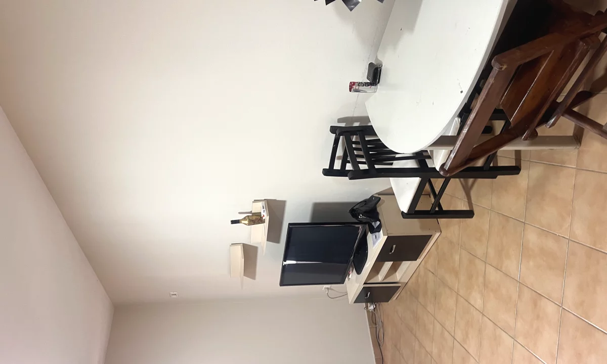 Shtepi me qera Apartament ne Tirane, 2+1, Mobilimi E mobiluar, Pagesa 40,000  Leke.