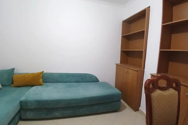 Shtepi me qera Apartament ne Tirane, 2+1, Mobilimi E mobiluar, Pagesa 45,000  Leke.