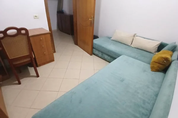 Shtepi me qera Apartament ne Tirane, 2+1, Mobilimi E mobiluar, Pagesa 45,000  Leke.