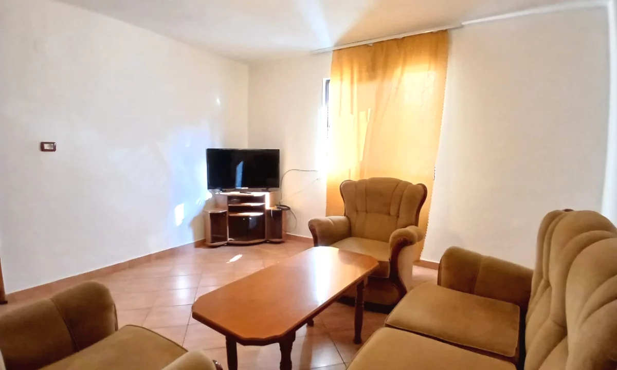 Casa privata/Indipendente in affitto a Tirana 1+1, Arredato