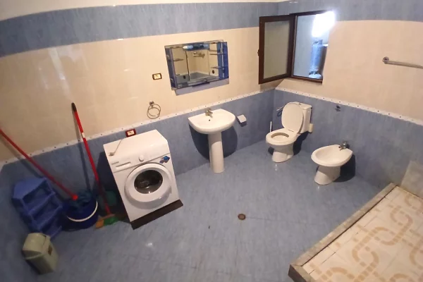 Shtepi me qera Shtepi Private ne Tirane, 1+1, Mobilimi E mobiluar, Pagesa 35,000  Leke.