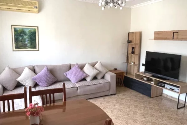 Shtepi me qera 1+1 ne Tirane - 43,000 Leke