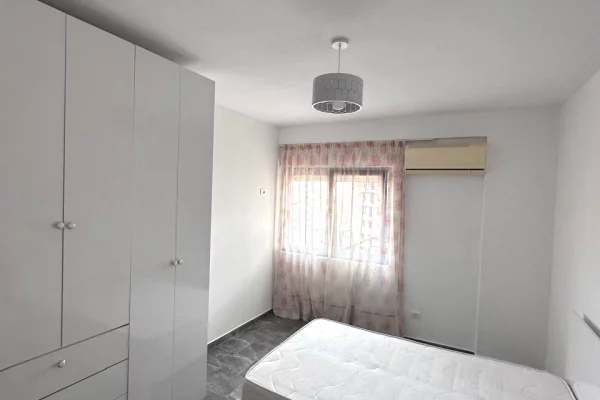 Shtepi me qera Apartament ne Tirane, 2+1, Mobilimi E mobiluar, Pagesa 50,000  Leke.