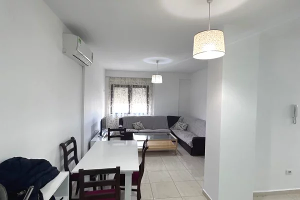 Shtepi me qera 2+1 ne Tirane - 50,000 Leke