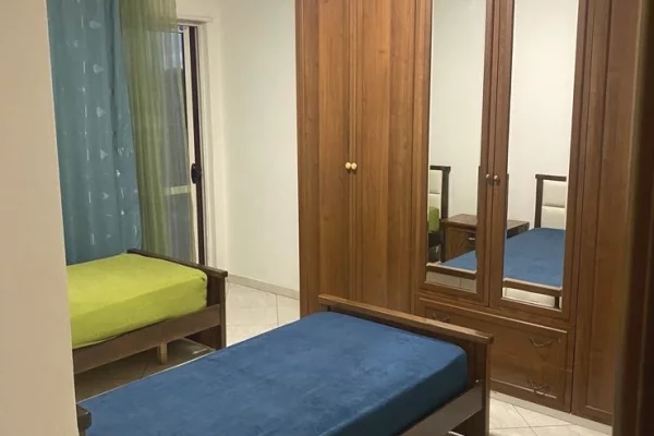 Shtepi me qera Apartament ne Tirane, 2+1, Mobilimi E mobiluar, Pagesa 55,000  Leke.