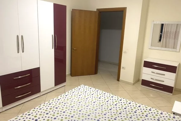 Shtepi me qera Apartament ne Tirane, 2+1, Mobilimi E mobiluar, Pagesa 55,000  Leke.