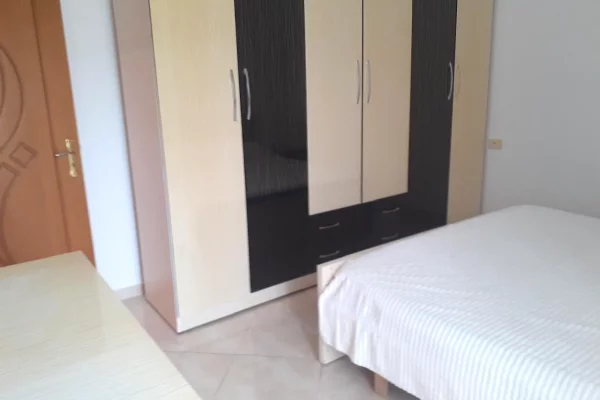 Appartamento in affitto a Tirana 1+1, Arredato