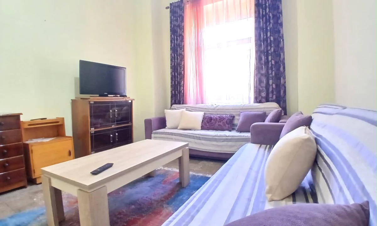 Shtepi me qera Apartament ne Tirane, 1+1, Mobilimi E mobiluar, Pagesa 45,000  Leke.