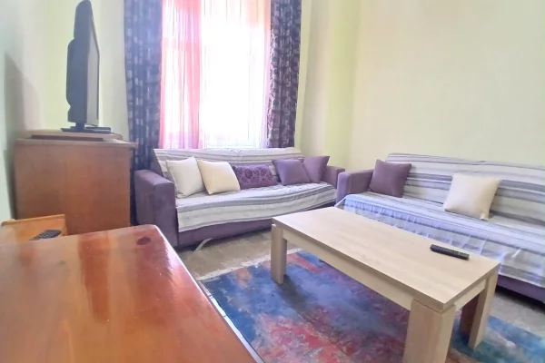 Shtepi me qera Apartament ne Tirane, 1+1, Mobilimi E mobiluar, Pagesa 45,000  Leke.