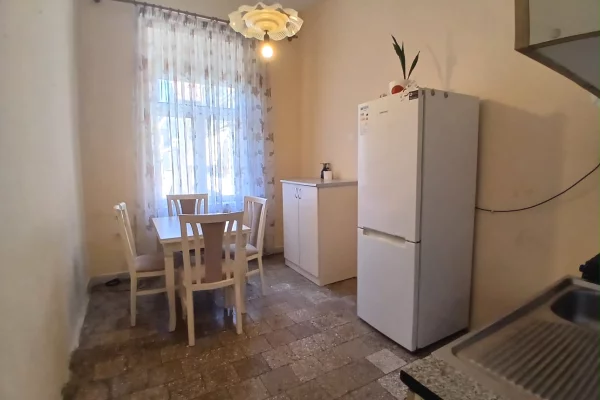 Shtepi me qera Apartament ne Tirane, 1+1, Mobilimi E mobiluar, Pagesa 45,000  Leke.
