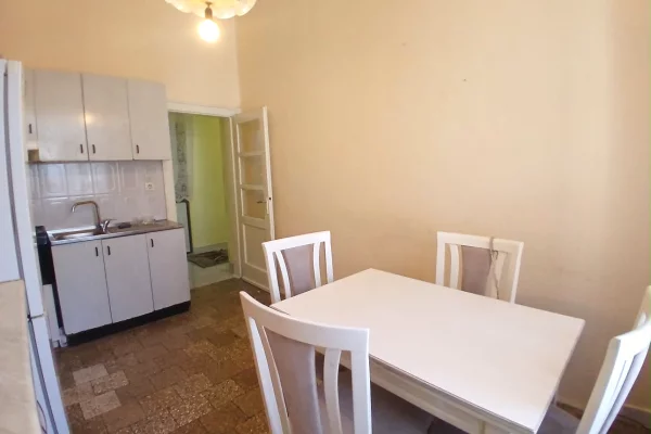 Shtepi me qera Apartament ne Tirane, 1+1, Mobilimi E mobiluar, Pagesa 45,000  Leke.