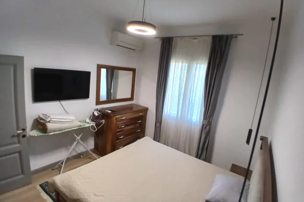 Shtepi me qera Apartament ne Tirane, 2+1, Mobilimi E mobiluar, Pagesa 60,000  Leke.
