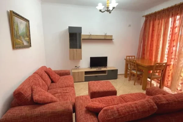 Shtepi me qera 1+1 ne Tirane - 380 Euro
