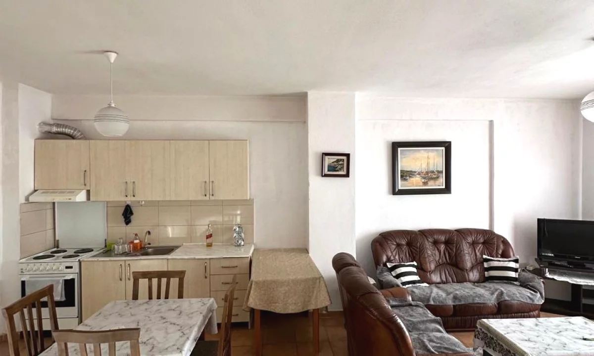 Shtepi me qera Apartament ne Tirane, 1+1, Mobilimi E mobiluar, Pagesa 30,000  Leke.