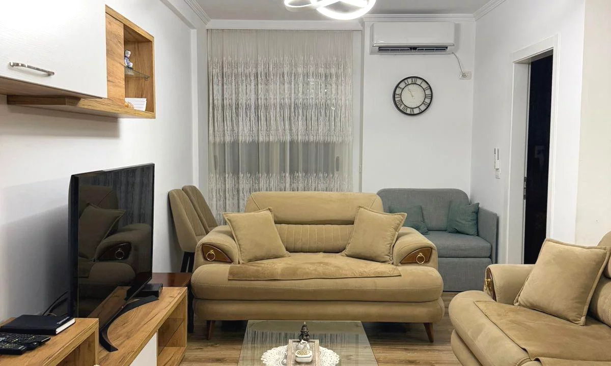 Shtepi me qera Apartament ne Tirane, 1+1, Mobilimi E mobiluar, Pagesa 48,000  Leke.