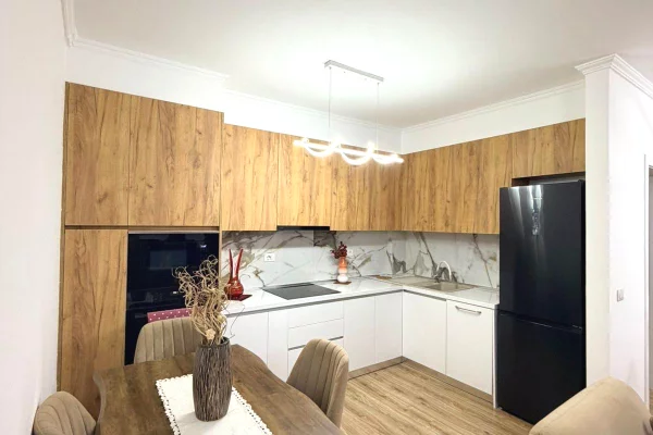 Shtepi me qera Apartament ne Tirane, 1+1, Mobilimi E mobiluar, Pagesa 48,000  Leke.