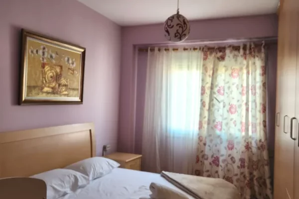 Shtepi me qera Apartament ne Tirane, 1+1, Mobilimi E mobiluar, Pagesa 36,000  Leke.