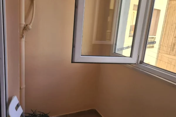 Shtepi me qera Apartament ne Tirane, 1+1, Mobilimi E mobiluar, Pagesa 36,000  Leke.