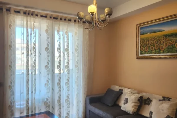 Shtepi me qera 1+1 ne Tirane - 36,000 Leke