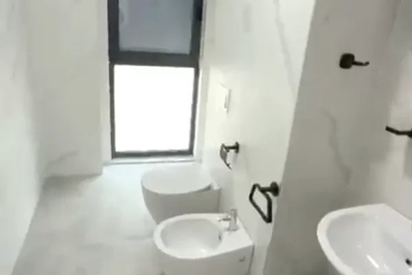 Shtepi me qera Apartament ne Tirane, 2+1, Mobilimi E mobiluar, Pagesa 550  Euro.