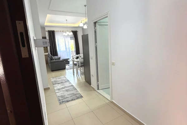 Shtepi me qera Apartament ne Tirane, 2+1, Mobilimi E mobiluar, Pagesa 50,000  Leke.