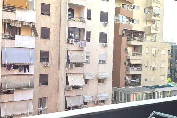 Shtepi me qera Apartament ne Tirane, 1+1, Mobilimi E mobiluar, Pagesa 60,000  Leke.