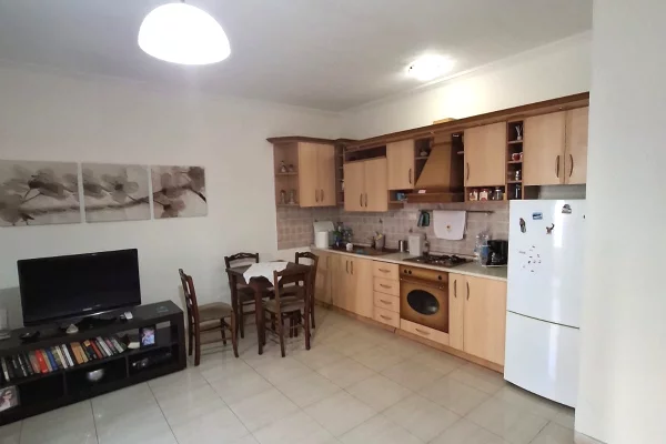 Shtepi me qera Apartament ne Tirane, 1+1, Mobilimi E mobiluar, Pagesa 55,000  Leke.
