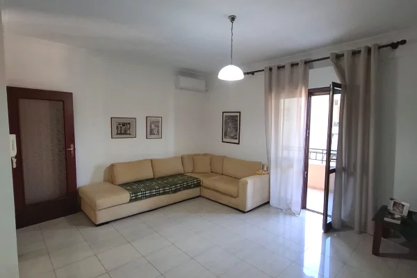 Shtepi me qera 1+1 ne Tirane - 55,000 Leke