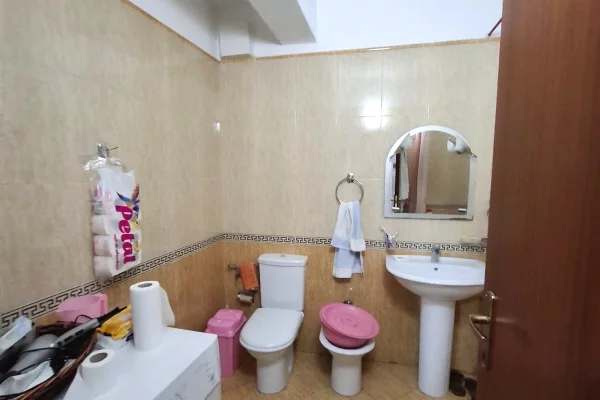 Shtepi me qera Apartament ne Tirane, 1+1, Mobilimi E mobiluar, Pagesa 55,000  Leke.