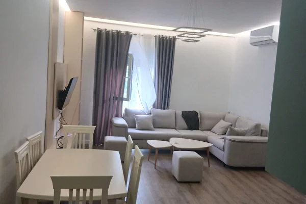 Shtepi me qera 2+1 ne Tirane - 60,000 Leke