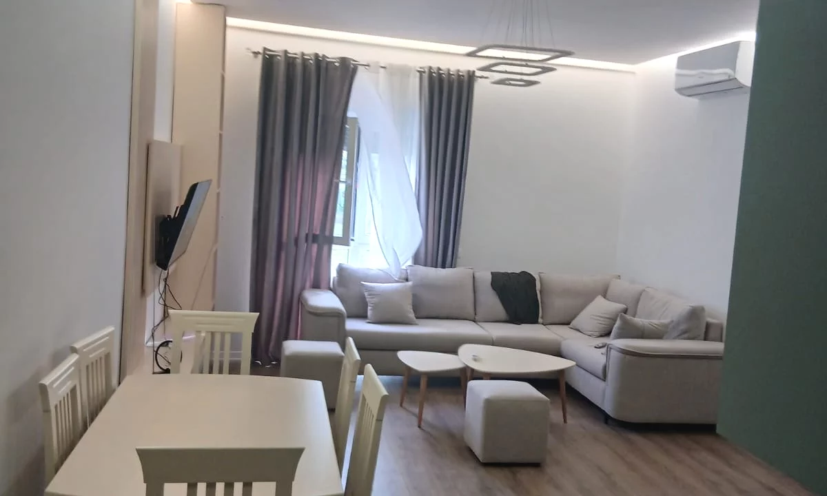 Shtepi me qera Apartament ne Tirane, 2+1, Mobilimi E mobiluar, Pagesa 60,000  Leke.