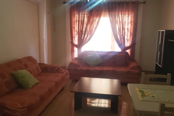 Shtepi me qera 1+1 ne Tirane - 45,000 Leke