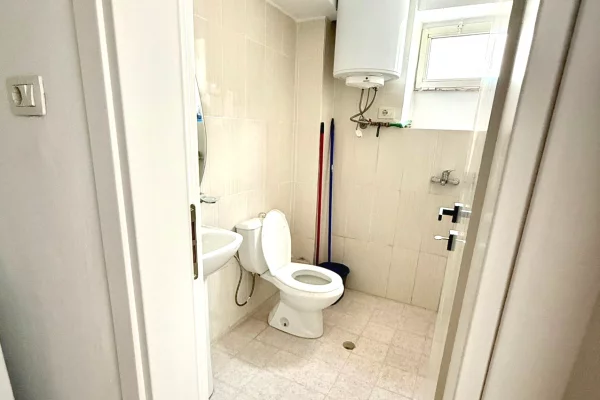 Shtepi me qera Apartament ne Tirane, 1+1, Mobilimi E mobiluar, Pagesa 48,000  Leke.