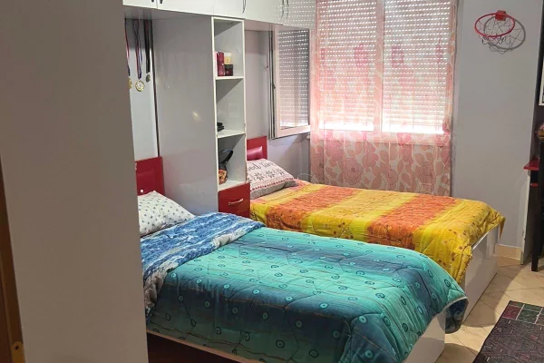 Shtepi me qera Apartament ne Tirane, 2+1, Mobilimi E mobiluar, Pagesa 45,000  Leke.