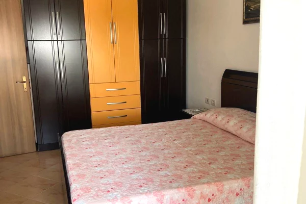 Shtepi me qera Apartament ne Tirane, 2+1, Mobilimi E mobiluar, Pagesa 45,000  Leke.